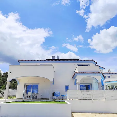 Borgo Bianco 2 Con Piscina In Condivisione Villa