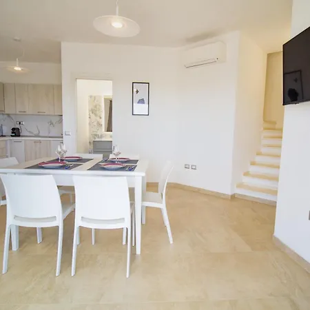 Borgo Bianco 2 Con Piscina In Condivisione Willa *